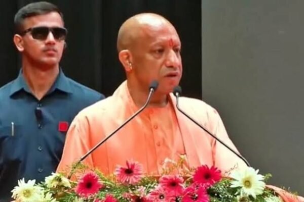 दिल्ली में कांग्रेस के प्रदर्शन पर CM योगी का तीखा हमला, बोले- राजनीतिक अस्तित्व भी गंवाना पड़ेगा
